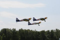 2010-12-06-Goraszka-Goraszka-Air-Picnic-0516-Zlin-50-LX-The-Flying-Bulls-Team