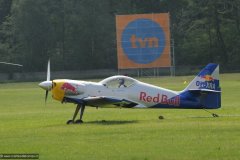 2010-12-06-Goraszka-Goraszka-Air-Picnic-0658-Zlin-50-LX-The-Flying-Bulls-Team